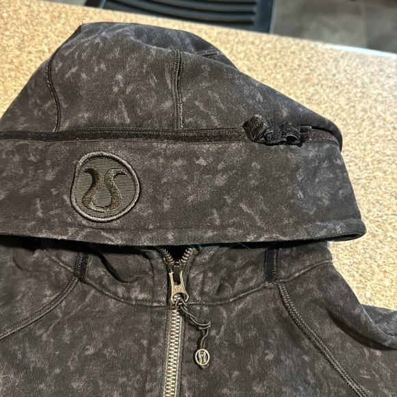 Rare lululemon scuba sweatshirt - Picture 3 of 4